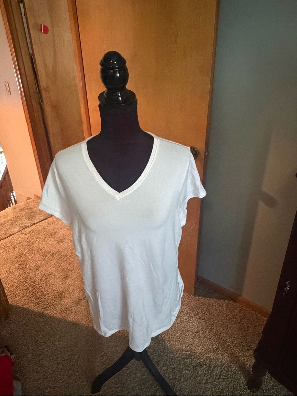 Cielo Ivory V-Neck Short Sleeve Tee